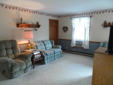 290 Meadow Dr, Circleville, OH 43113 - photo 2