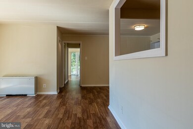 6011 Emerson St unit 213, Bladensburg, MD 20710 - photo 3