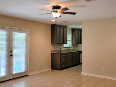 1239 W Donovan St, Houston, TX 77091 - photo 5