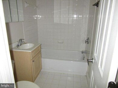 1009 Chillum Rd unit 316, Hyattsville, MD 20782 - photo 7