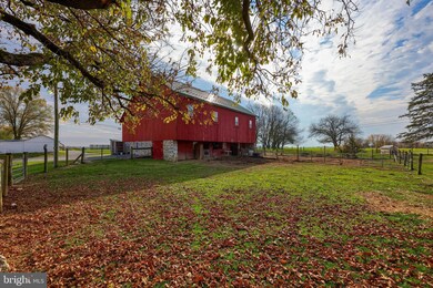 539 Laudermilch Rd, Hershey, PA 17033 - photo 3