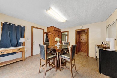 1114 N Prairie Ave, Fairmont, MN 56031 - photo 7