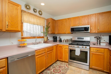 unlisted-address, Chicago, IL 60638 - photo 6