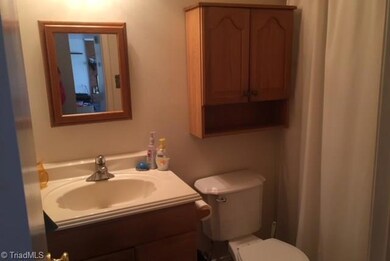 2405 Shelia Dr, Greensboro, NC 27406 - photo 7