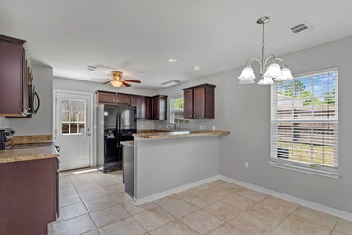 Kitchen/dining space