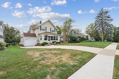 1760 Plymouth Ct, Dubuque, IA 52003 - photo 2