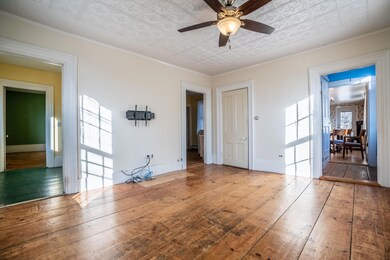 Front living room to front door