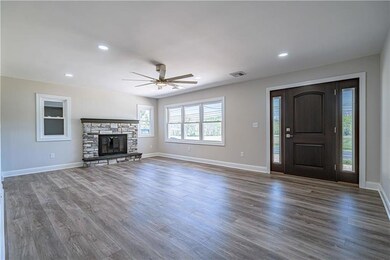 6291 Chestnut St, Zionsville, PA 18092 - photo 4