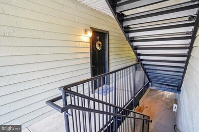 12150 Penderview Terrace unit 1325, Fairfax, VA 22033 - photo 2