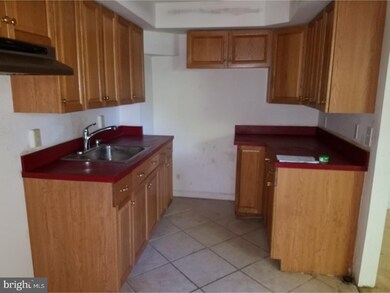 213 Glen Cove Rd, Darby, PA 19023 - photo 2