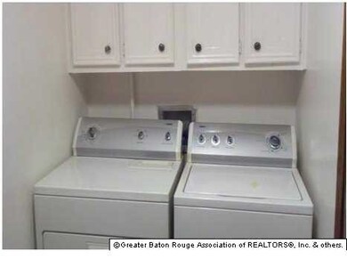 lots of cabinet space in laundry room