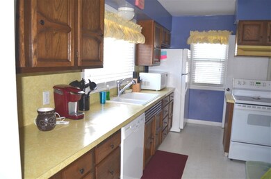 1911 Burton Ave, Burley, ID 83318 - photo 2