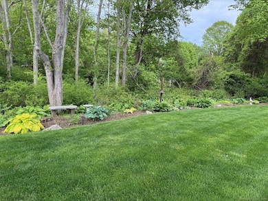 Beautifully landscaped lawn and garden designs to create an appealing outdoor sanctuary.