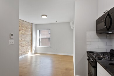 6019 N Winthrop Ave unit 211, Chicago, IL 60660 - photo 2
