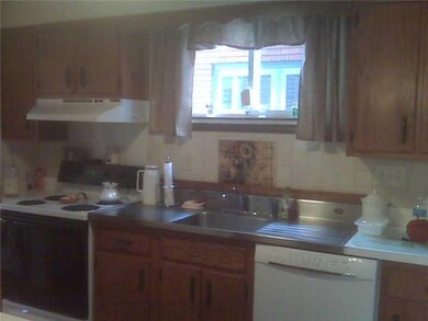 Kitchen. The kitchen is fully equipped with an ele