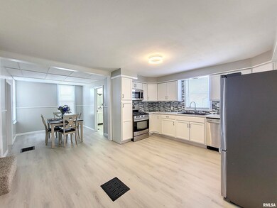 1717 Esplanade Ave, Davenport, IA 52803 - photo 4