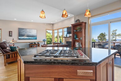 25 Catkin Lp, Yachats, OR