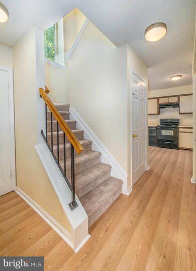 14016A Grumble Jones Ct, Centreville, VA 20121 - photo 5