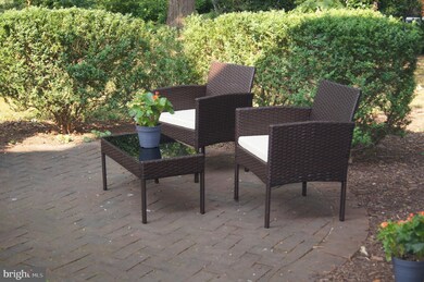 3243 Martha Custis Dr, Alexandria, VA 22302 - photo 5