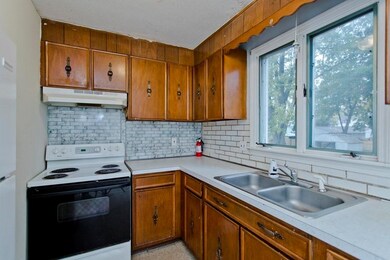 111 Parallel St unit 113, Springfield, MA 01104 - photo 5