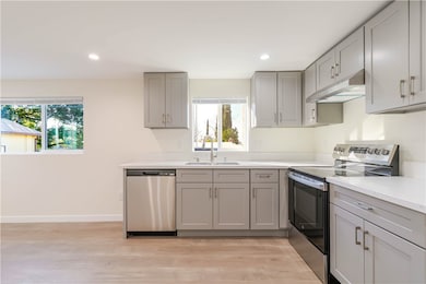 10528 1/4 Hillhaven Ave, Los Angeles, CA 91042 - photo 5