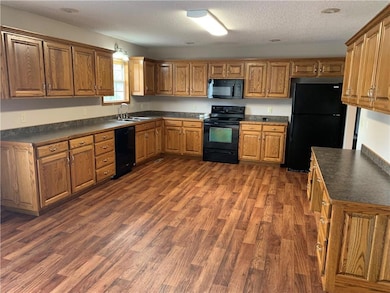 513 S Brooklyn Ct, Frontenac, KS 66763 - photo 3