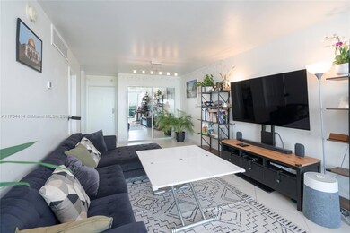 Aquasol unit 8G, Miami Beach, FL 33141 - photo 5