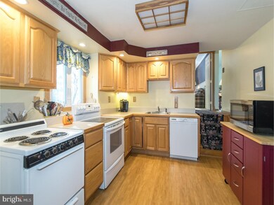 154 Rice Dr, Morrisville, PA 19067 - photo 6