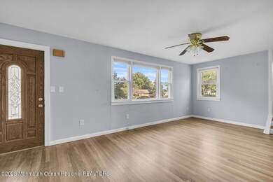 488 Branchport Ave Oceanport-large-004-0