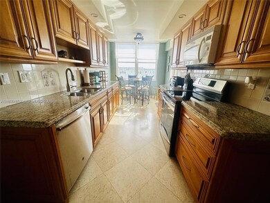 Oxford Towers unit 406, Hollywood, FL 33019 - photo 6