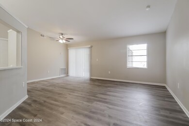 002-photo-living-room-9364581