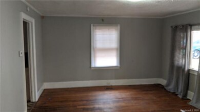 1301 Caldwell St, Statesville, NC 28677 - photo 3