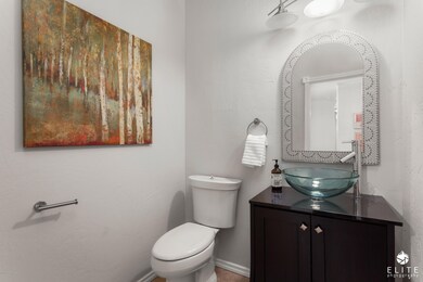 1/2 BATH OFF ENTRY