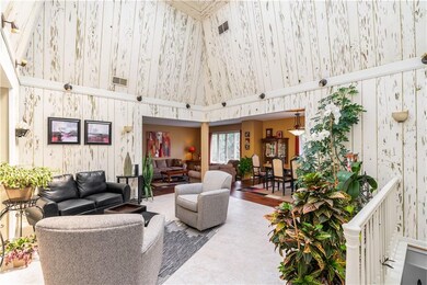 4045 45th St, Des Moines, IA 50310 - photo 3