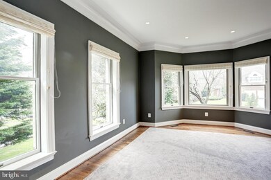 9325 Sprinklewood Ln, Potomac, MD 20854 - photo 4