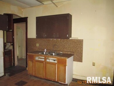 1609 Iowa St, Davenport, IA 52803 - photo 5