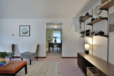 6398 Deer Ridge Ln, Columbus, OH 43229 - photo 7