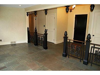 Entry/Foyer.