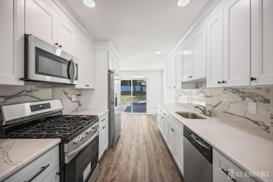 12 Dillon Rd, Kendall Park, NJ 08824 - photo 2