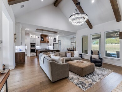 129 Lariat Ct, Azle, TX 76020 - photo 4