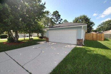 7839 Hunters Lake Cir S, Jacksonville, FL 32210 - photo 2