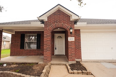 4202 Leisure Ln, Pearland, TX 77584 - photo 2