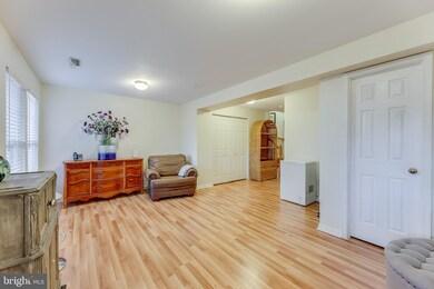 13121 Blossom Hill Way, Germantown, MD 20874 - photo 5