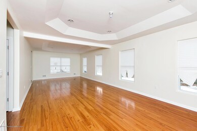 3442 W Bangs Ave Neptune City-large-011-
