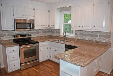Renovated Kitchen with stainless appliances, new g
