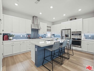 27717 Knoll View Place, Valencia, CA 91381 - photo 4