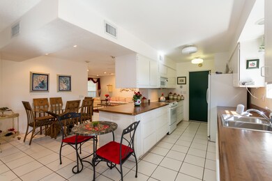 10540 W Highwood Ln, Sun City, AZ 85373 - photo 6