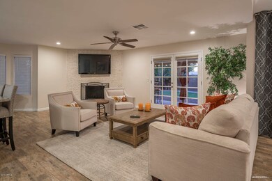 COZY LOUNGE AREA