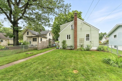 08-141 6th St N-8.jpg