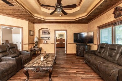 109 Imperial Mammoth Valley Ln, Weatherford, TX 76085 - photo 4